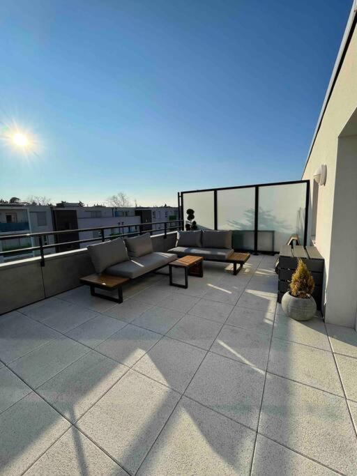 Appartement T2 Neuf - Grande Terrasse De 25M2 Сен-Приест Екстериор снимка
